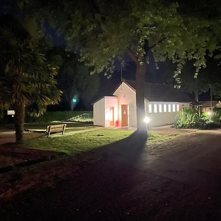 Camping Les Portes Du Perche Mamers Eksteriør bilde
