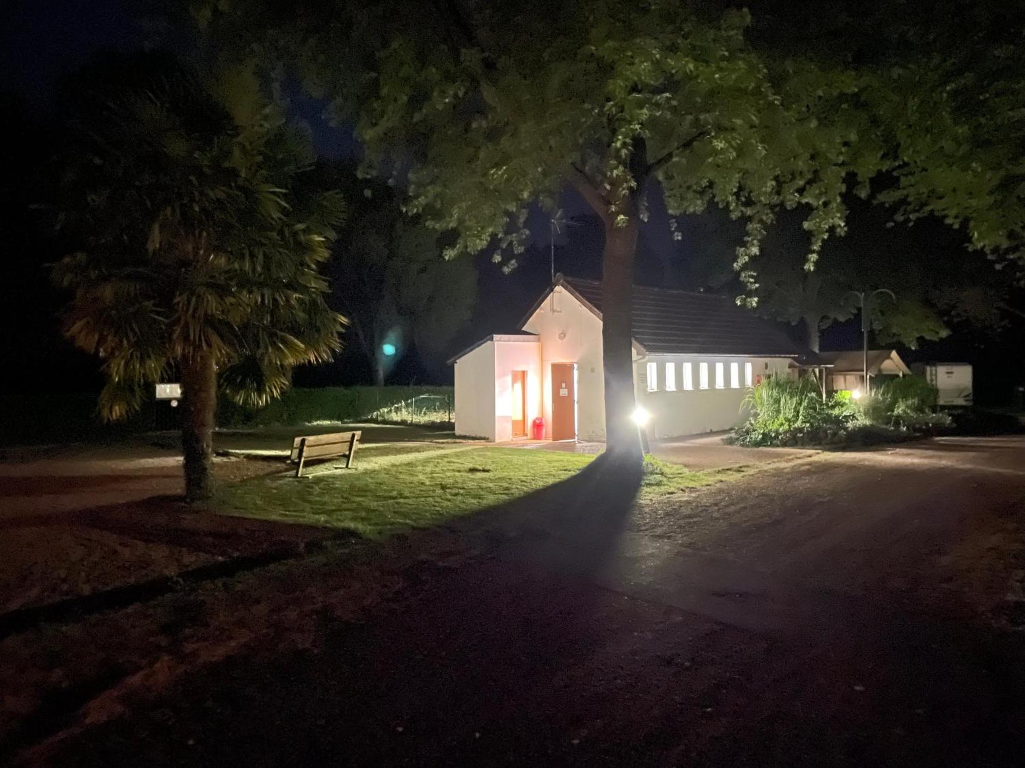 Camping Les Portes Du Perche Mamers Eksteriør bilde